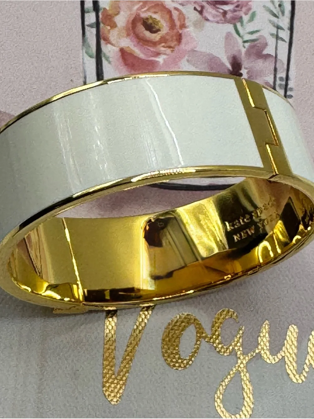 kate spade Heritage Spade Wide Enamel Bangle in Off White with Gold Accents - Picture 6 of 9